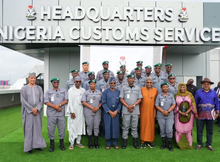 Local investment protection: Customs battles vegetable oil smuggling 4 Local investment protection: Customs battles vegetable oil smuggling