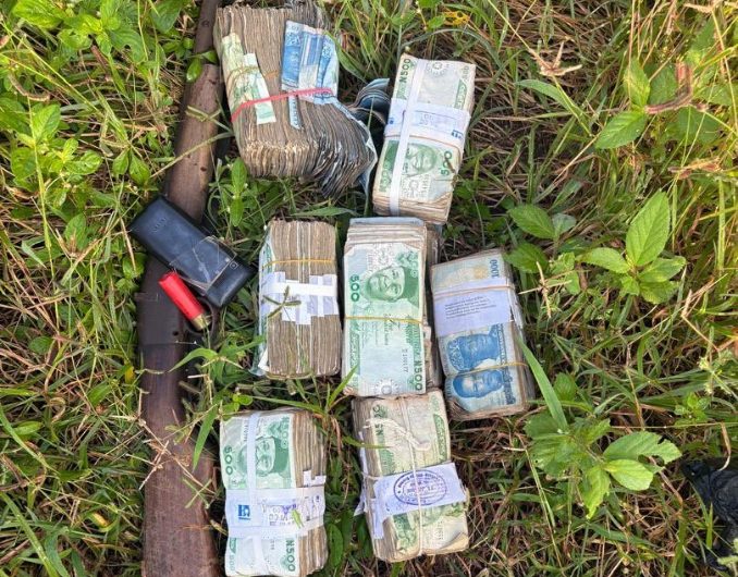 Ogun police eliminate 2 kidnappers, recover gun, ₦2.2m, phone, expended cartridge 37 Ogun police eliminate 2 kidnappers, recover gun, ₦2.2m, phone, expended cartridge