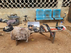 Oyo Police arrest 5 suspected armed robbers, recover guns, ammunition and criminal charms in Ibadan 2 Oyo Police arrest 5 suspected armed robbers, recover guns, ammunition and criminal charms in Ibadan