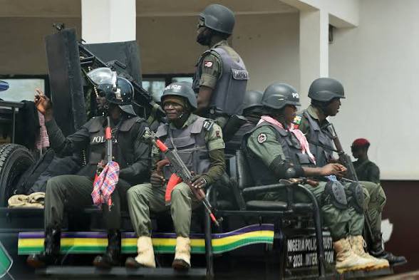 Ogun police bust cult initiation plot, arrest Eiye leader, foil robbery operation and recover stolen property 1 Police