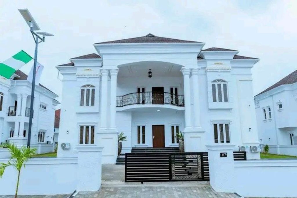 ADC to APC: ‘You are shameless’ for celebrating judges’ quarters, warns of threat to judicial independence 1 ADC to APC: ‘You are shameless’ for celebrating judges’ quarters, warns of threat to judicial independence
