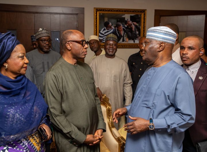 Atiku visits Amaechi, offers condolences over loss of mother (+photos) 16 Atiku visits Amaechi, offers condolences over loss of mother
