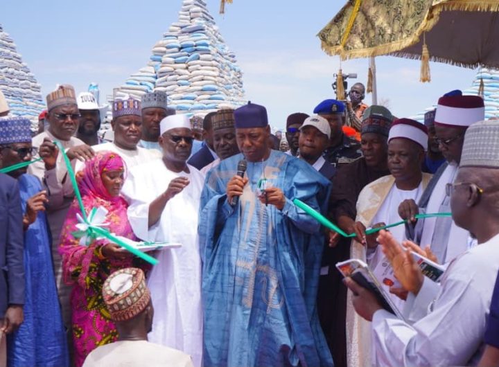 Borno: Zulum unveils 50% off fertiliser sale, free farm implement for 120,000 smallholder farmers 1 Borno: Zulum unveils 50% off fertiliser sale, free farm implement for 120,000 smallholder farmers