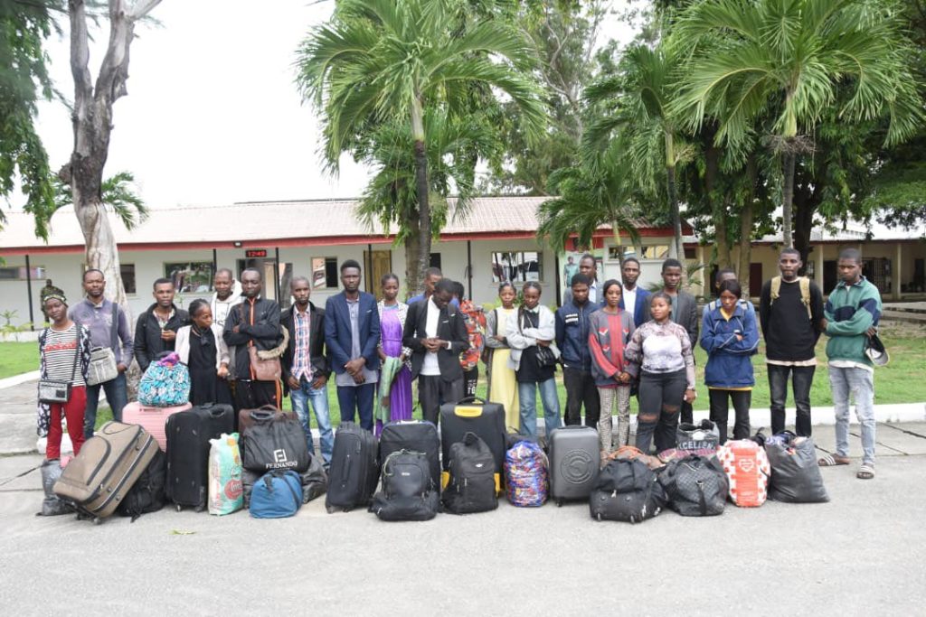 Nigerian Army raids suspected hideout in Epe, arrests 24 foreigners 1 Nigerian Army raids suspected hideout in Epe, arrest 24 foreigners