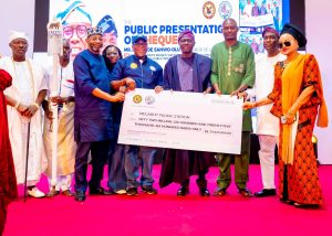 Sanwo-Olu pays ₦3.1bn compensation to 331 property owners affected by Lagos infrastructure projects 2 Sanwo-Olu pays ₦3.1bn compensation to 331 property owners affected by Lagos infrastructure projects