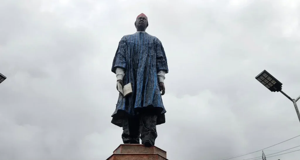 Soludo unveils Chinua Achebe statue in Ogidi, vows to raise more literary icons in Anambra 1 Soludo unveils Chinua Achebe statue in Ogidi,