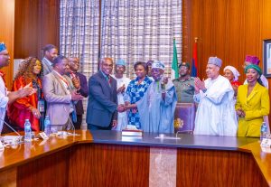 Tinubu begs Nigerian doctors in diaspora to return home, strengthen country's health sector 2 Tinubu begs Nigerian doctors in diaspora to return home, strengthen country's health sector