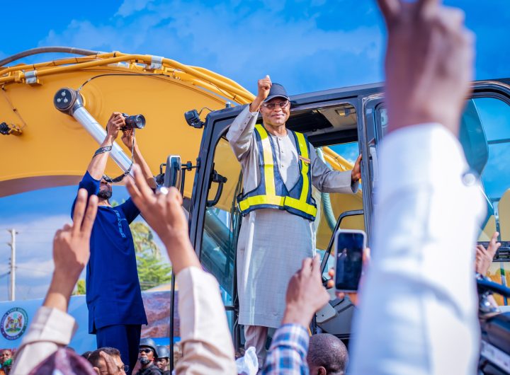 Uba Sani launches N34bn Rigasa flood control project, pays N2bn compensation to 1,000 residents 9 Uba Sani launches N34bn Rigasa flood control project, pays N2bn compensation to 1,000 residents