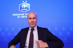 Zidane officially assumes role as France head coach
