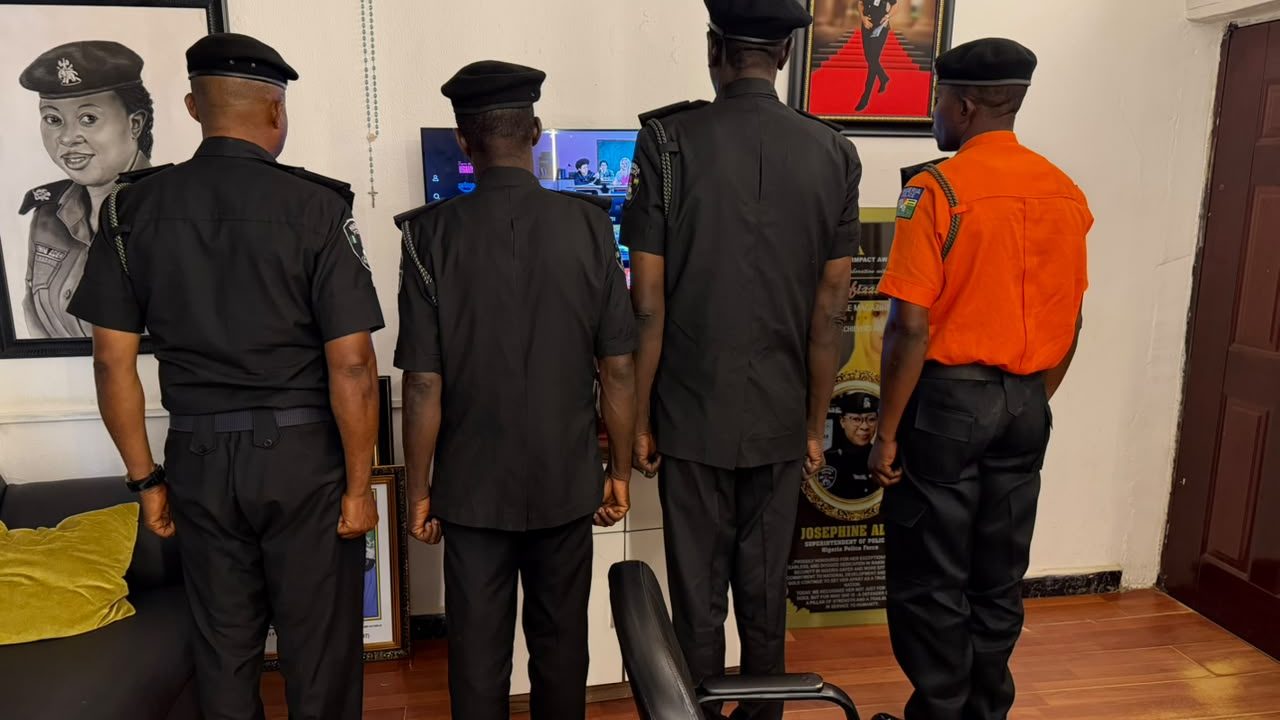 FCT police arrest 4 officers for extorting ICPC Chairman of ₦53,000 at illegal Abuja checkpoint 3 FCT police arrest 4 officers for extorting ICPC Chairman of ₦53,000 at illegal Abuja checkpoint