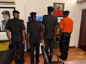 FCT police arrest 4 officers for extorting ICPC Chairman of ₦53,000 at illegal Abuja checkpoint 2 FCT police arrest 4 officers for extorting ICPC Chairman of ₦53,000 at illegal Abuja checkpoint