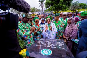 First Lady flags off National Community Food Bank Programme for South-West