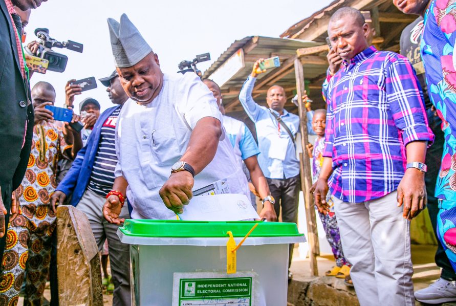 Osun election: Adeleke votes, alleges police intimidation, expresses confidence of victory 1 Osun election: Adeleke votes, alleges police intimidation, expresses confidence of victory