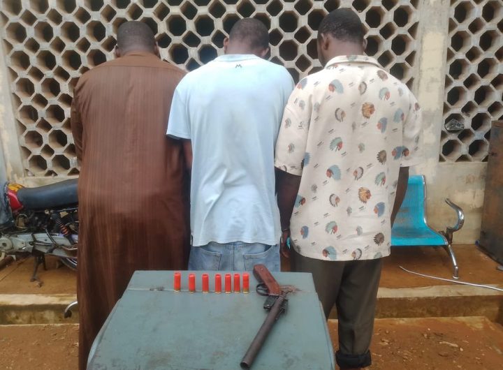 Oyo police arrest 3 suspected armed robbers, recover firearms, ammunition 1 Oyo police arrest 3 suspected armed robbers, recover firearms, ammunition