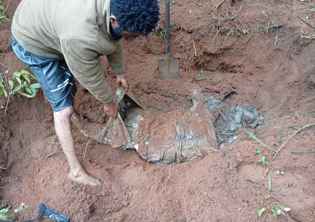 Troops uncover shallow grave, exhume remains of late community leader in Imo 4 Troops uncover shallow grave, exhume remains of late community leader in Imo
