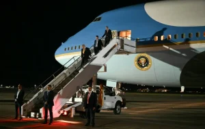 Trump secretly switched planes in Turkey over alleged Iran assassination threat — Report 2 Trump secretly switched planes in Turkey over alleged Iran assassination threat — Report