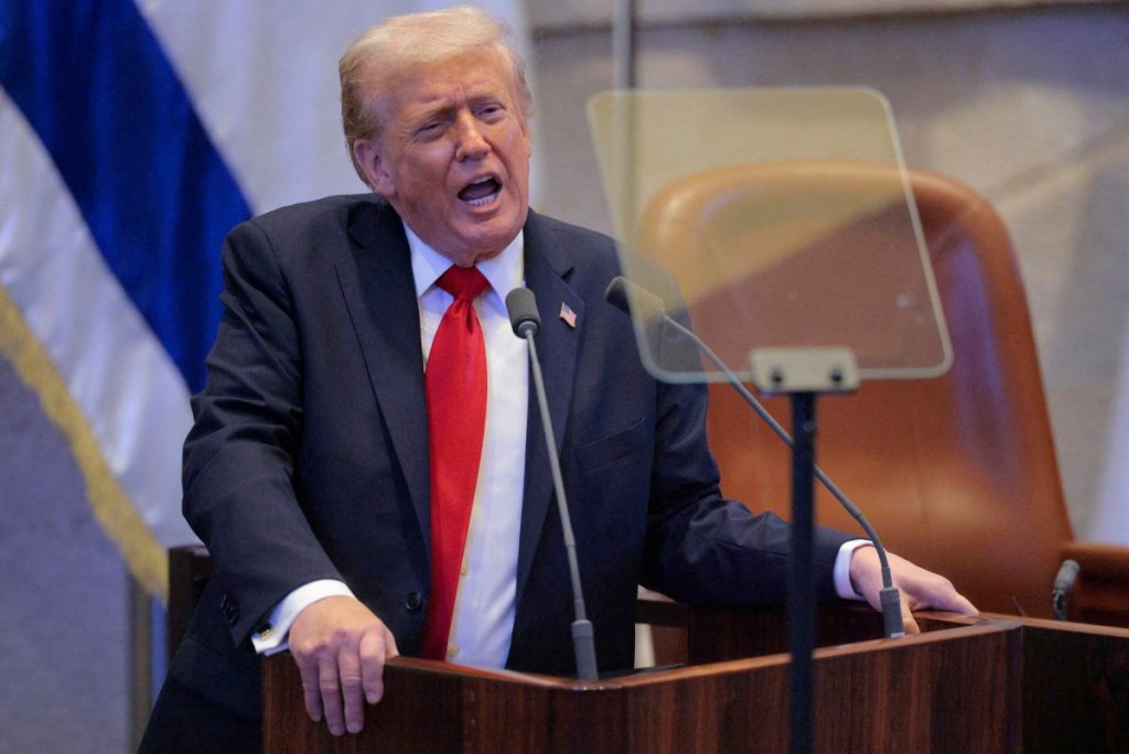 Trump targets birthright citizenship for Nigerians, other foreigners 1 US President Donald Trump